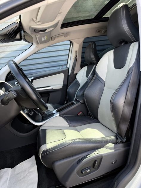 VOLVO XC60 (2) D4 181 CH XENIUM GEARTRONIC 8 2015