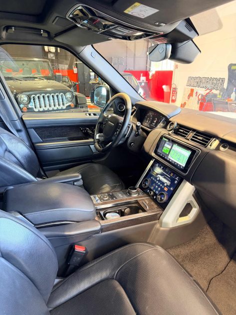 LAND ROVER RANGE ROVER 5.0 V8 SUPERCHARGED LIMOUSINE