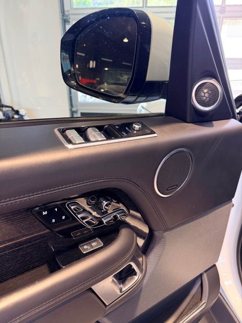 LAND ROVER RANGE ROVER 5.0 V8 SUPERCHARGED LIMOUSINE