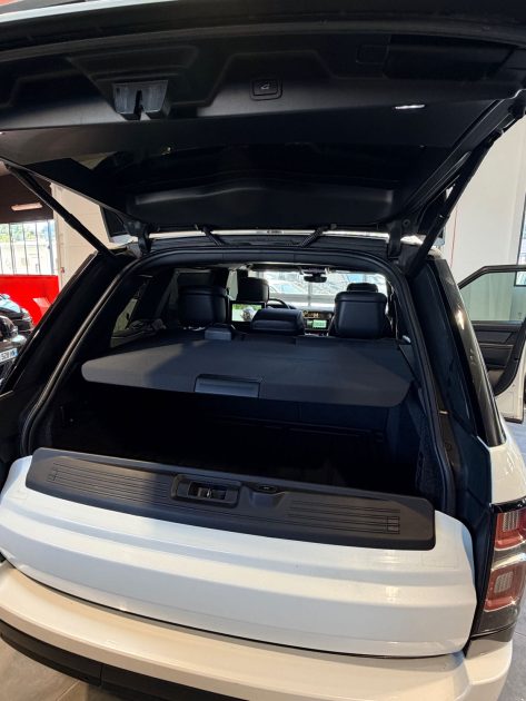 LAND ROVER RANGE ROVER 5.0 V8 SUPERCHARGED LIMOUSINE