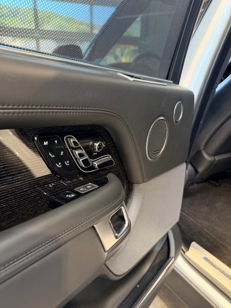 LAND ROVER RANGE ROVER 5.0 V8 SUPERCHARGED LIMOUSINE