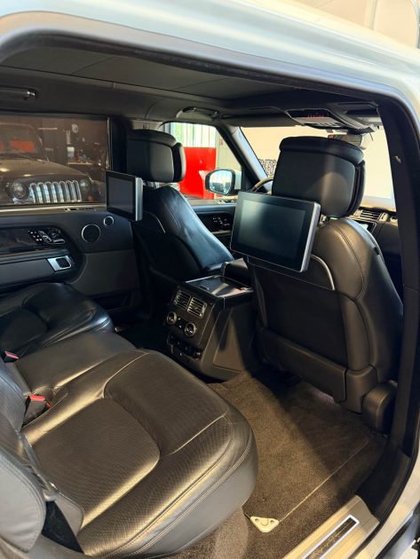 LAND ROVER RANGE ROVER 5.0 V8 SUPERCHARGED LIMOUSINE