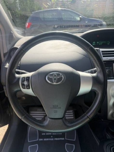 TOYOTA YARIS 1.3 VVT_I TRAVEL 2007 - 83 000Kms - Climatisation remier Main - Suivit TOYOTA