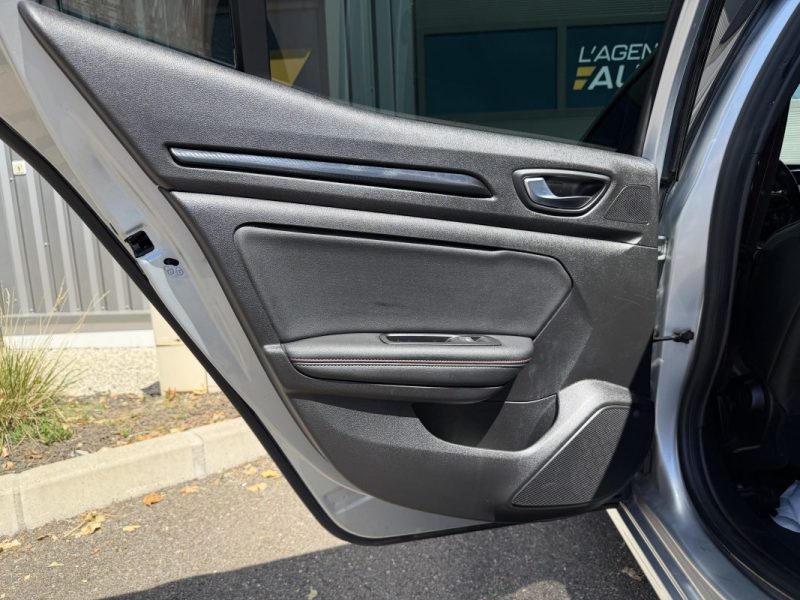 RENAULT MEGANE IV 1.3 TCE - 160 ch - RS Line - ENTRETIENT RENAULT - BOSE