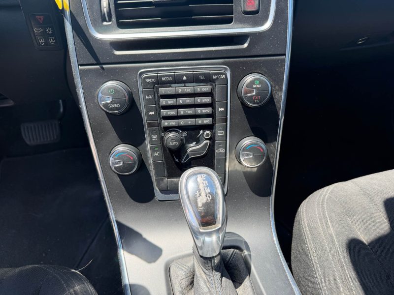 VOLVO V60 BREAK 2.0 D3 136CH KINETIC GEARTRONIC GARANTIE