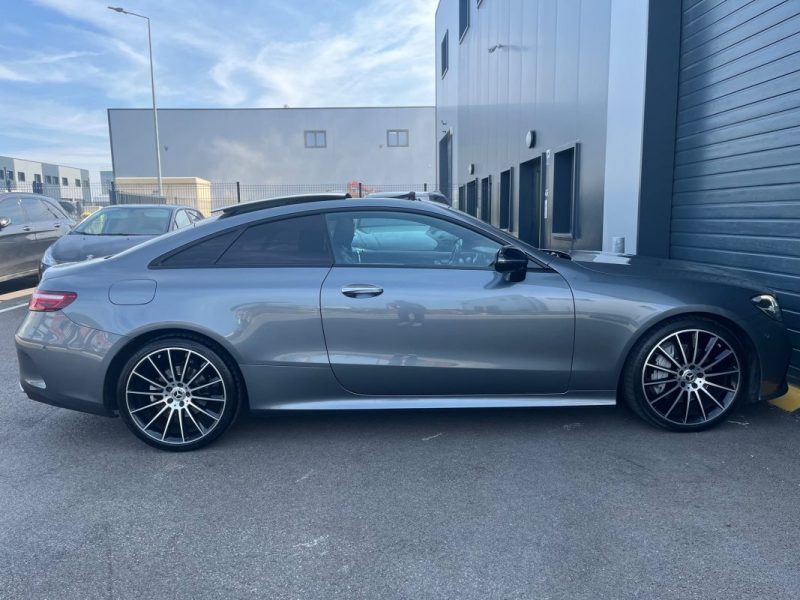 MERCEDES CLASSE E COUPE 220 D AMG LINE 9G-TRONIC - Full Option - Toit Ouvrant - Éclairage Ambiance