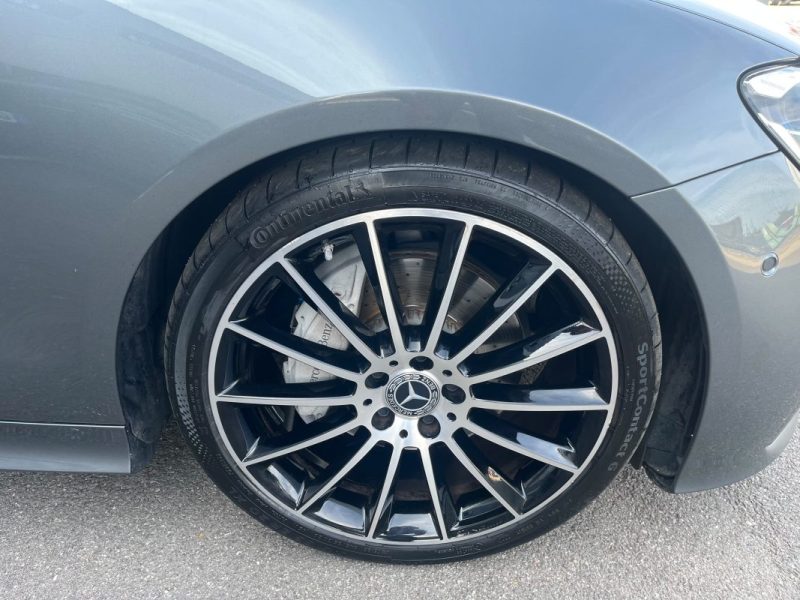 MERCEDES CLASSE E COUPE 220 D AMG LINE 9G-TRONIC - Full Option - Toit Ouvrant - Éclairage Ambiance