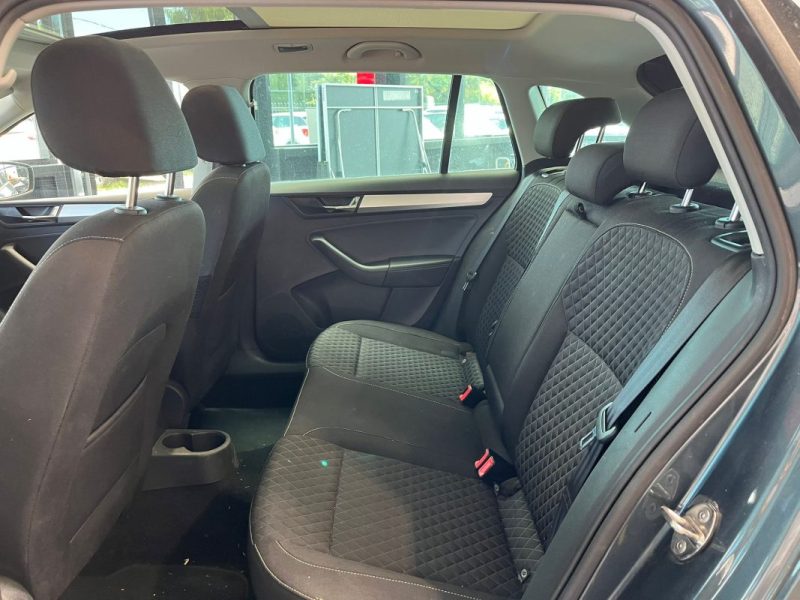🚗 SKODA RAPID SPACEBACK 1.0 TSI 110ch ⚙️ DRIVE ☀️ Toit panoramique 📷 Caméra de recul 📱 Bluetooth