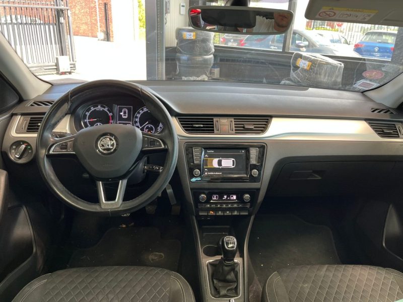 🚗 SKODA RAPID SPACEBACK 1.0 TSI 110ch ⚙️ DRIVE ☀️ Toit panoramique 📷 Caméra de recul 📱 Bluetooth