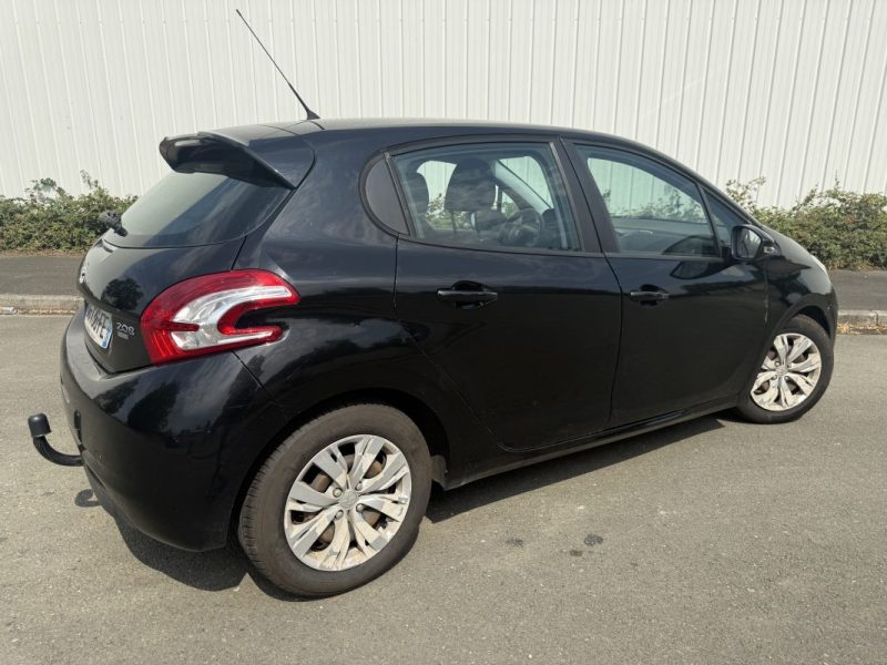 PEUGEOT 208 1.6 E-HDI 92 