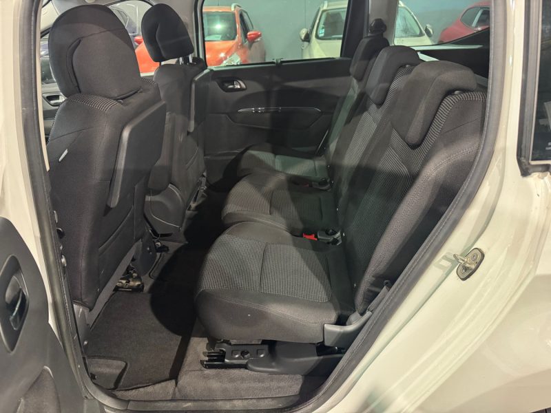 PEUGEOT 5008 2.0 HDI 150CH
