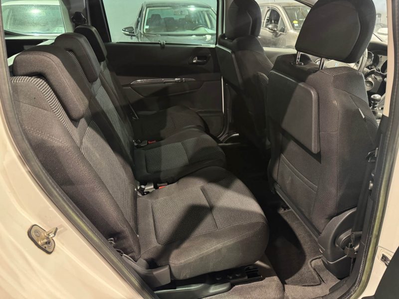 PEUGEOT 5008 2.0 HDI 150CH