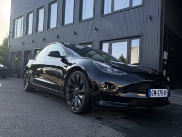 TESLA MODEL 3 PERFORMANCE 2023