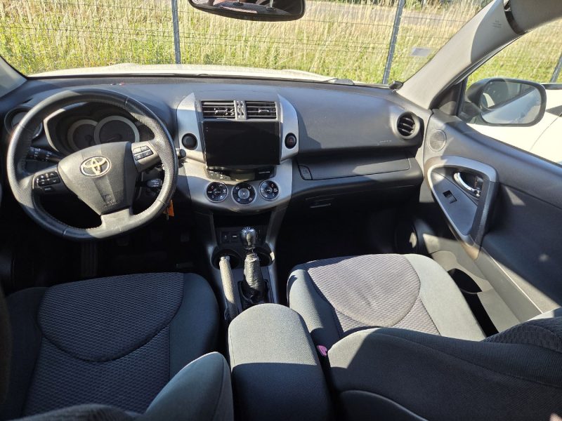 TOYOTA RAV 4 III 2.2 D4D 150CV LIFE EDITION 2010 151000 KM 