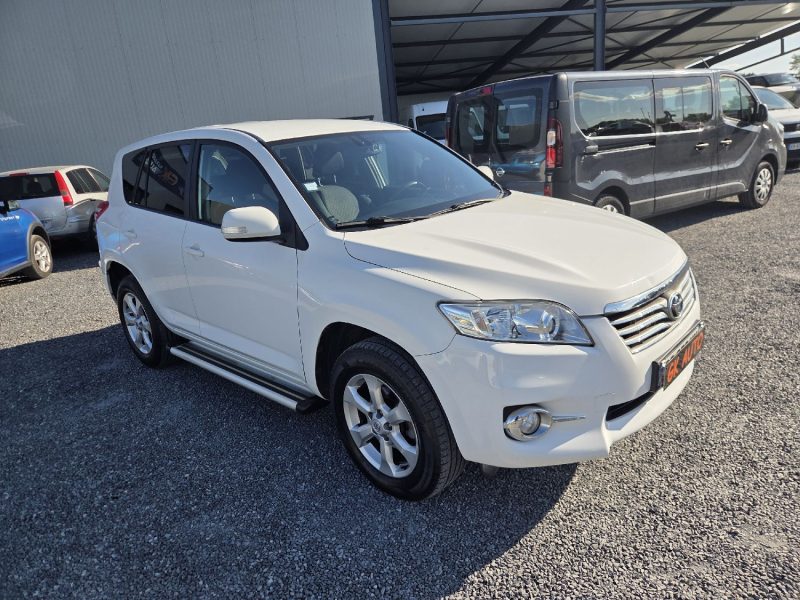 TOYOTA RAV 4 III 2.2 D4D 150CV LIFE EDITION 2010 151000 KM 