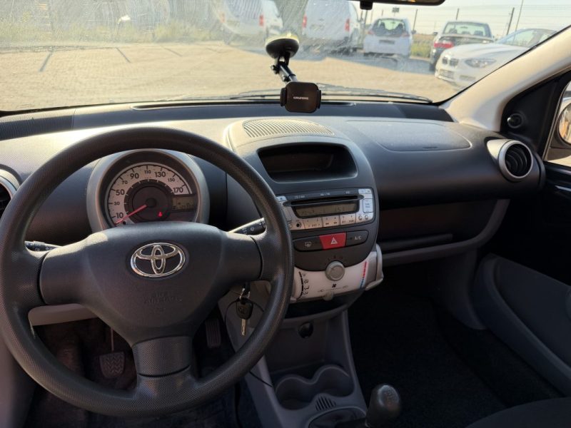 Toyota Aygo Cool 1.0 68 cv 