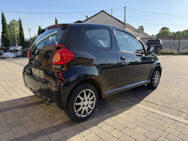 Toyota Aygo Cool 1.0 68 cv 