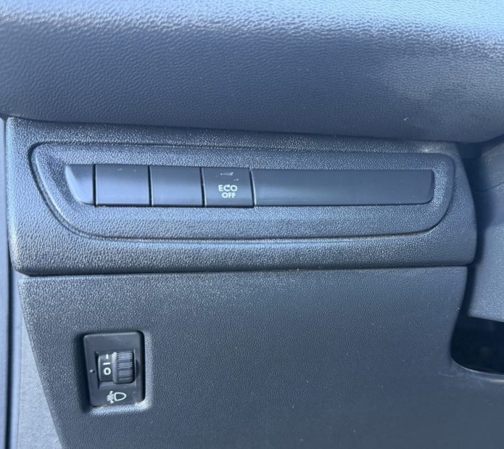 PEUGEOT 208 1.5 BLUEHDI 100 2019 CARPLAY SUIVI & GARANTIE 6 MOIS
