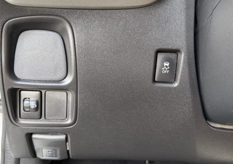 PEUGEOT 108 1.2 VTI 82 ACTIVE 2015 SUIVI & GARANTIE 12 MOIS