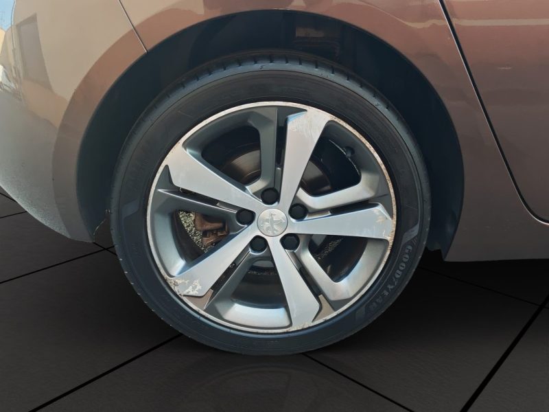 PEUGEOT 308 II 1.2 PURETECH 130 S&S FELINE EAT6