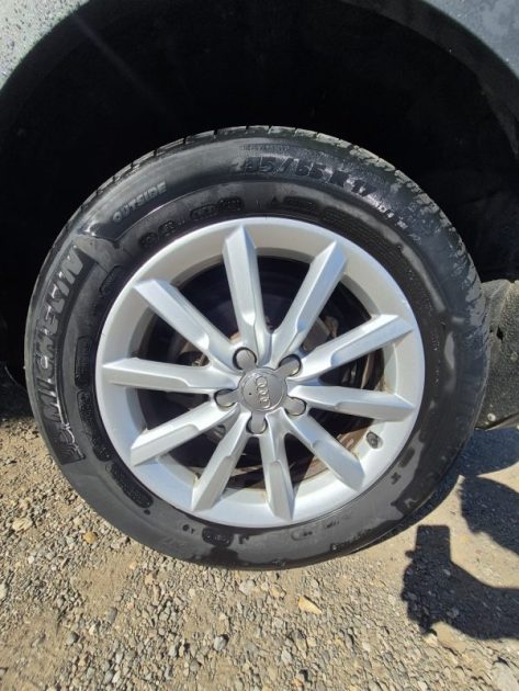 AUDI Q3 Série 1 (8U) 2.0 TDI 1 140 cv noir metal super état 