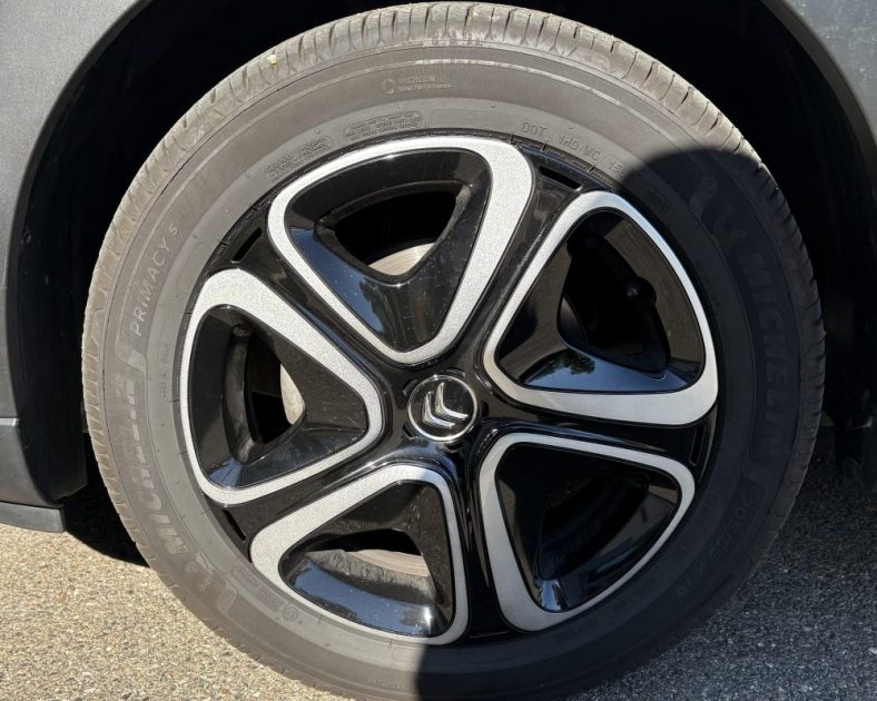 CITROEN C3 - Finition LIVE - 83 ch - DISTRIBUTION NEUVE - Entretient complet - Garantie 6 mois
