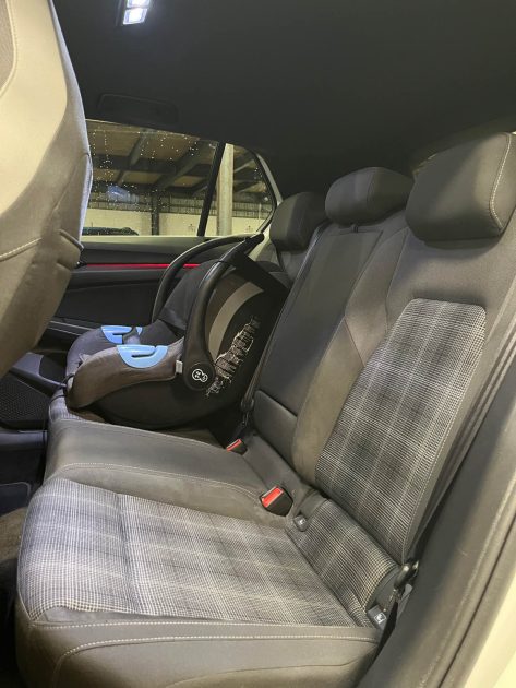 MAGNIFIQUE GOLF 8 GTD 2.0 200CH (TOIT OUVRANT , APPLE CARPLAY, SIÈGES CHAUFFANTS)⭐️⭐️⭐️⭐️⭐️