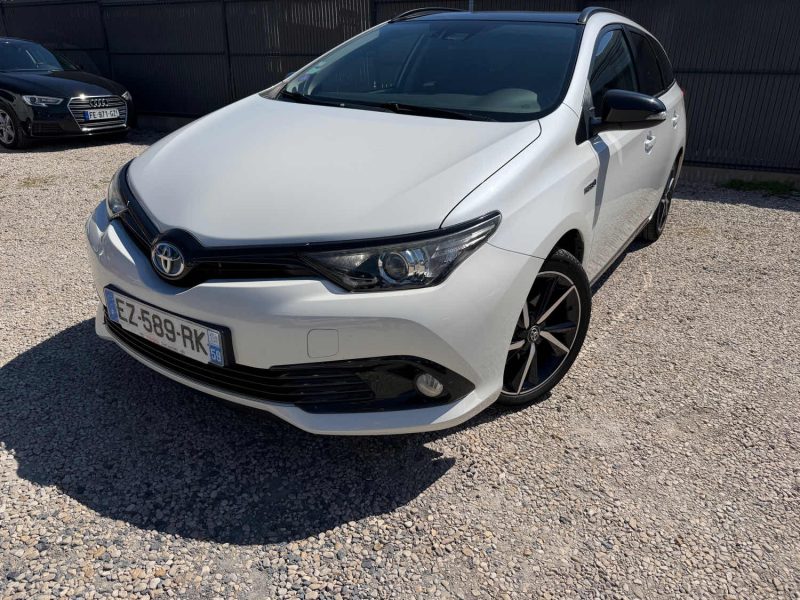 TOYOTA AURIS TOURING SPORTS HYBRIDE 136H 2018 1ER MAIN