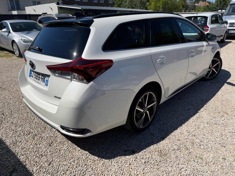 TOYOTA AURIS TOURING SPORTS HYBRIDE 136H 2018 1ER MAIN