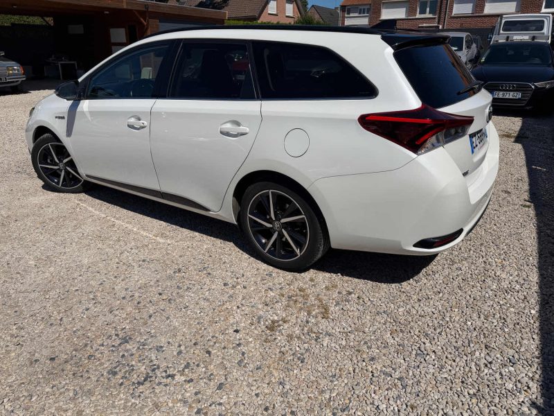 TOYOTA AURIS TOURING SPORTS HYBRIDE 136H 2018 1ER MAIN