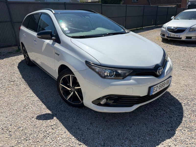 TOYOTA AURIS TOURING SPORTS HYBRIDE 136H 2018 1ER MAIN