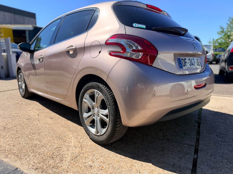PEUGEOT 208 1.2 VTI 82 ALLURE TOIT PANO