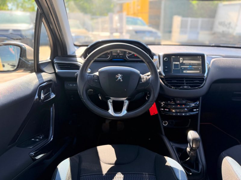 PEUGEOT 208 1.2 VTI 82 ALLURE TOIT PANO