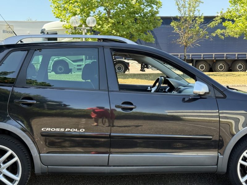 VOLKSWAGEN Cross Polo 1.4 80ch 5p Boite Auto  Garantie 6 Mois