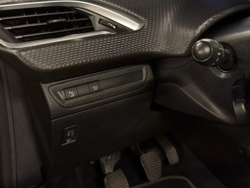 PEUGEOT 2008 PHASE 2 CROSSWAY 1.2 TURBO 130 Cv APPLE & ANDROID / TOIT PANORAMIQUE - GARANTIE 1 AN