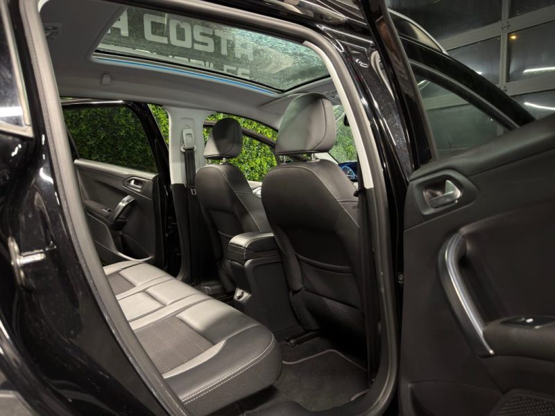 PEUGEOT 2008 PHASE 2 CROSSWAY 1.2 TURBO 130 Cv APPLE & ANDROID / TOIT PANORAMIQUE - GARANTIE 1 AN