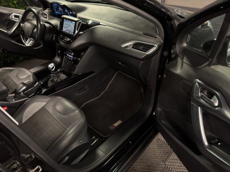 PEUGEOT 2008 PHASE 2 CROSSWAY 1.2 TURBO 130 Cv APPLE & ANDROID / TOIT PANORAMIQUE - GARANTIE 1 AN