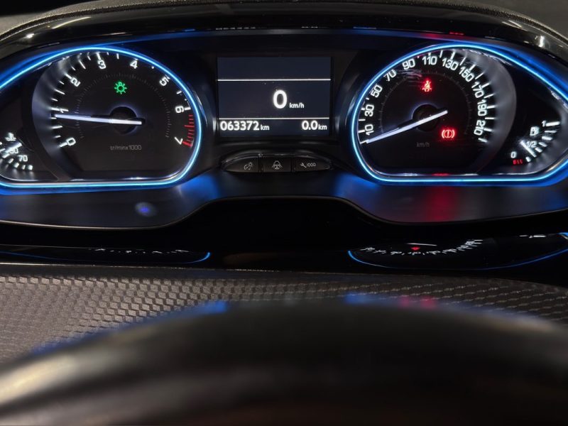 PEUGEOT 2008 PHASE 2 CROSSWAY 1.2 TURBO 130 Cv APPLE & ANDROID / TOIT PANORAMIQUE - GARANTIE 1 AN