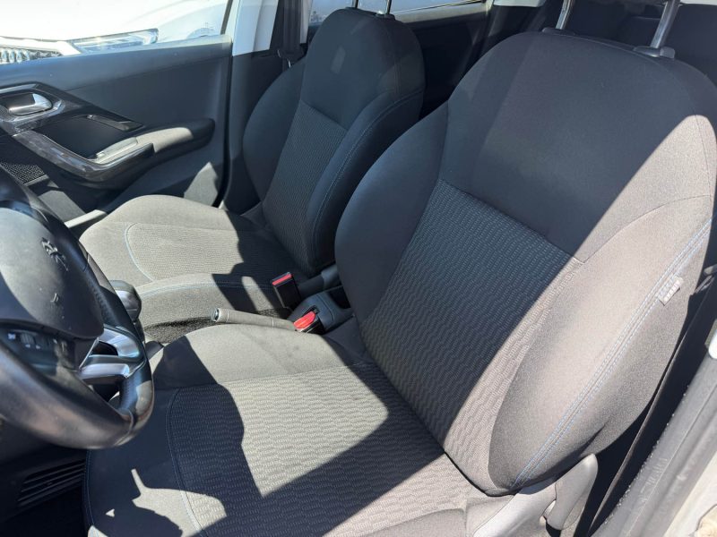 PEUGEOT 208 1.2  82 STYLE 2017