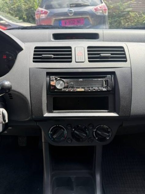 SUZUKI SWIFT 1.3 DDIS COMFORT 2008 - 68 709Kms - Climatisation - Parfait Etat - SUIVIT SUZUKI