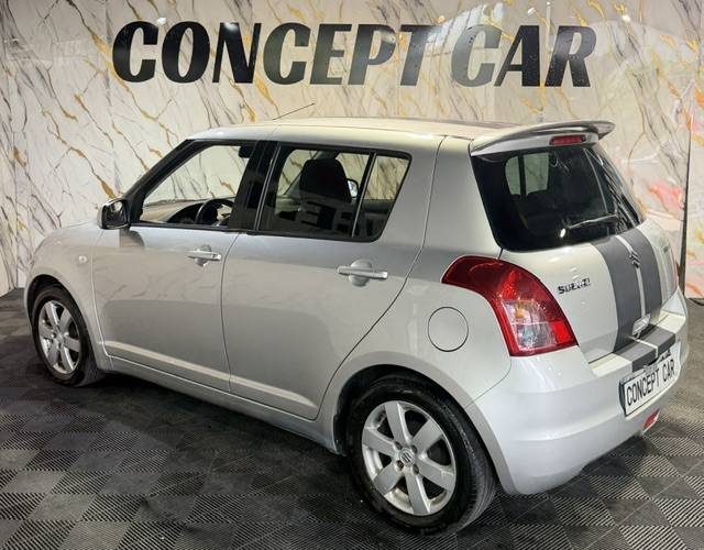SUZUKI SWIFT 1.3 CONFORT 2009 - 61 324Kms - Climatisation - Premier Main - Suivit suzuki 