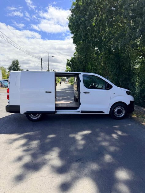 TOYOTA PROACE LONG 120 D-4D BVM6 DYNAMIC DEUX PORTES LATERAL