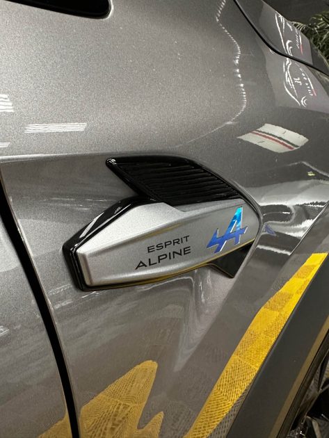 MAGNIFIQUE RENAULT SYMBIOZ ESPRIT ALPINE 1.6 E-TECH 145 CH (SUIVI D’ENTRETIEN, CAMÉRA 360 DEGRÉS)