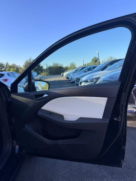 RENAULT CLIO V 1.0 TCE 90cv INTENS / COCKPIT / LED 