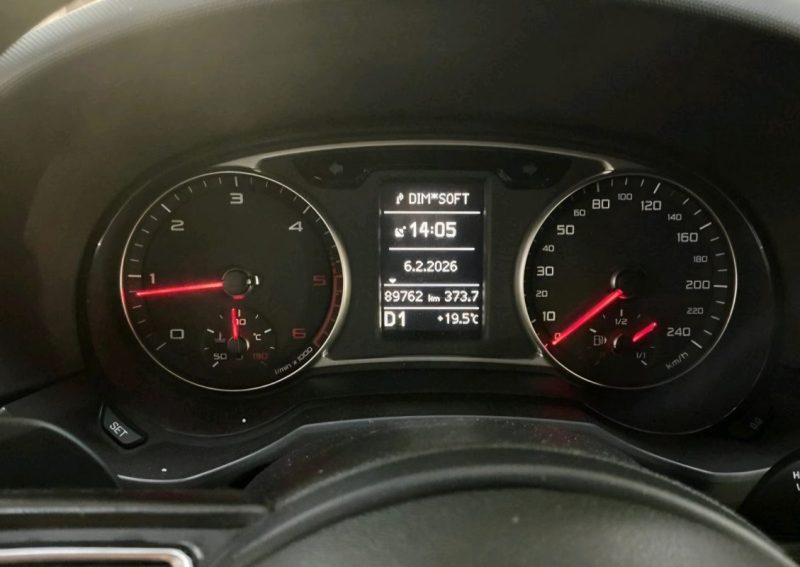 AUDI A1 SPORTBACK 1.6 TDI ATTRACTION 2012 - 89767 KM