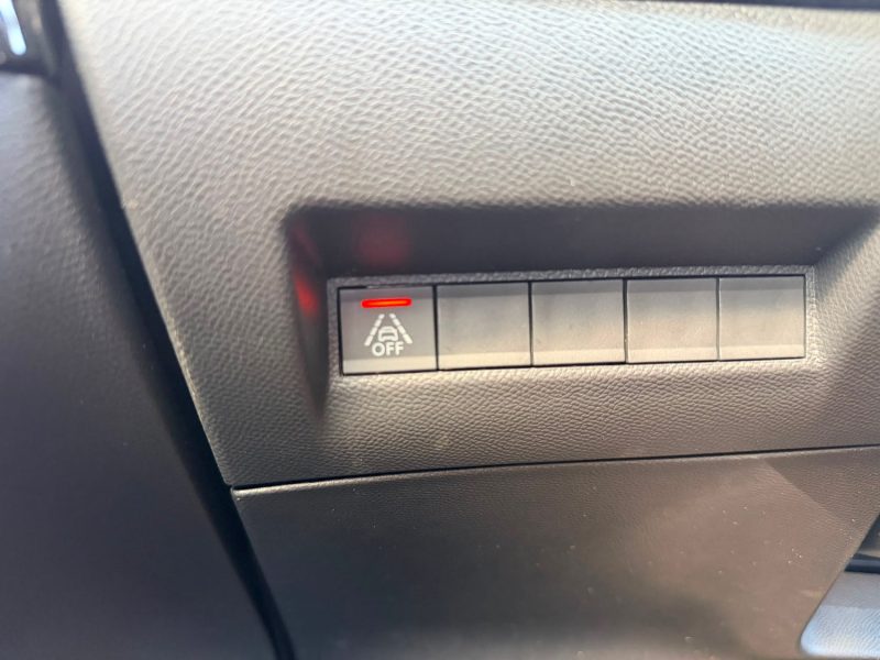 PEUGEOT 208 GT 1.2I 100CV GT EAT8 BVA 1ERE MAIN