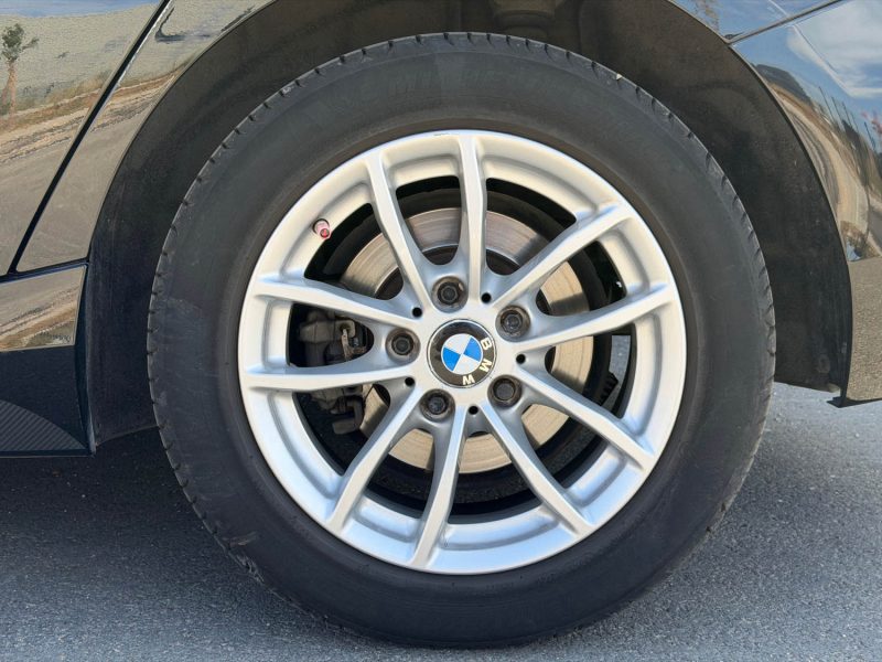BMW Série 1 Lounge (F20) LCI 5 portes 118i 1.5 i 12V 136 cv