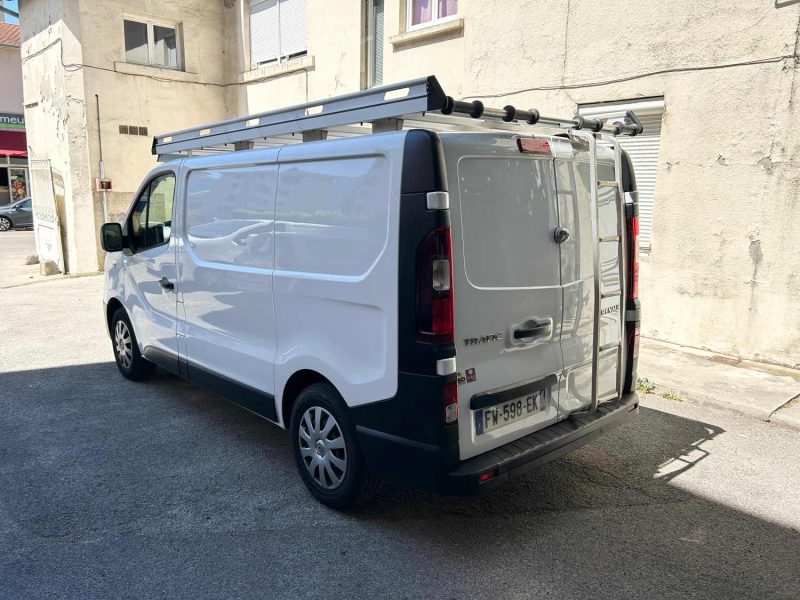 RENAULT TRAFIC L1H1 1000 1.6 DCI 95 GRAND CONFORT 12/2020 PRIX HT : 7491 € PRIX TTC : 8990 €