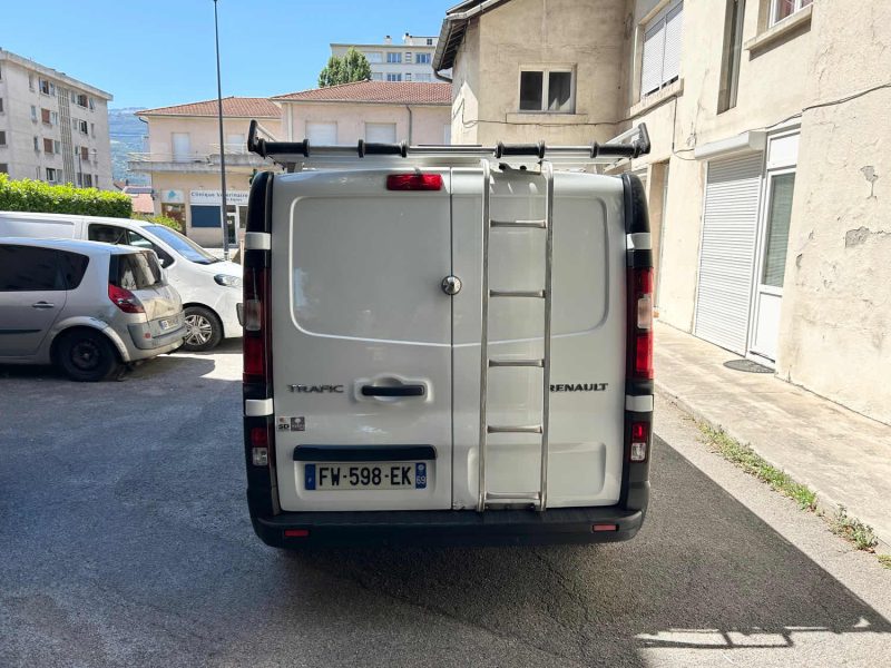 RENAULT TRAFIC L1H1 1000 1.6 DCI 95 GRAND CONFORT 12/2020 PRIX HT : 7491 € PRIX TTC : 8990 €