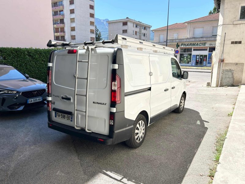 RENAULT TRAFIC L1H1 1000 1.6 DCI 95 GRAND CONFORT 12/2020 PRIX HT : 7491 € PRIX TTC : 8990 €